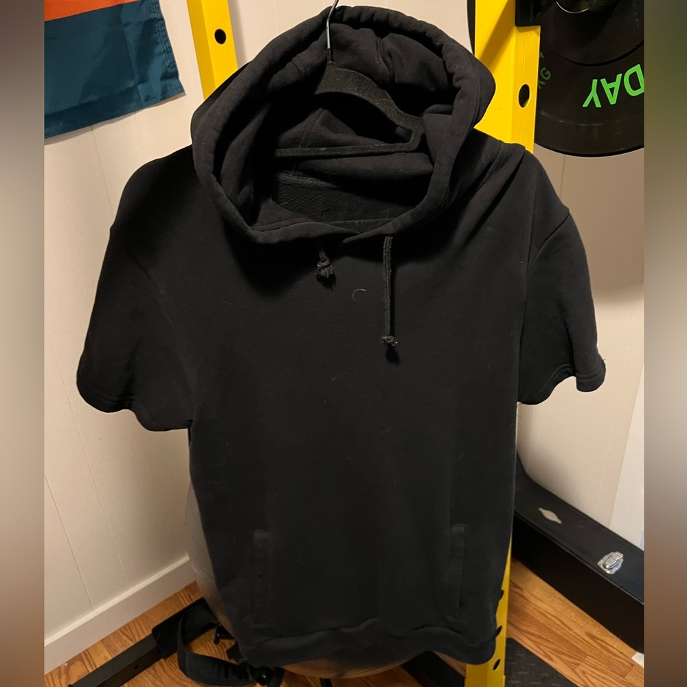 Alphalete Sleeveless Hoodie (Medium)